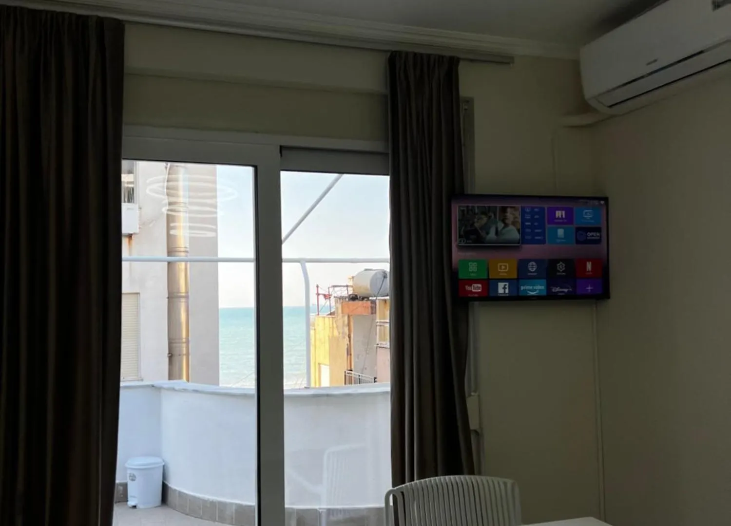 Family Apartments Durrës 0*,
